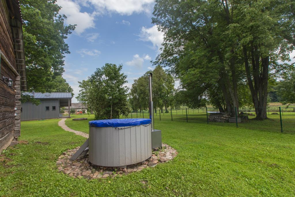 Holiday Home Uzbazes Valmiera Ruang foto