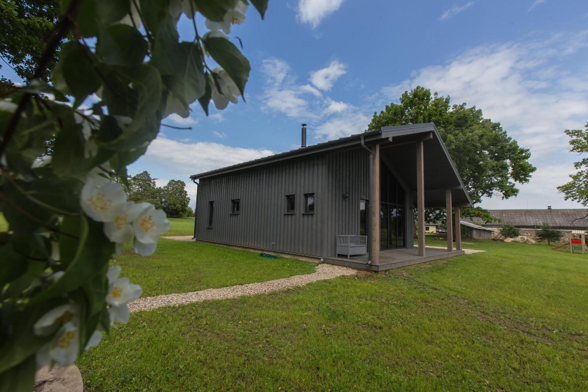 Holiday Home Uzbazes Valmiera Bagian luar foto